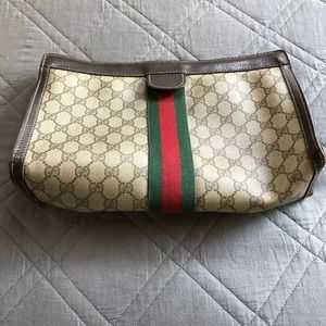 Vintage Gucci clutch